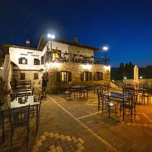 4* מלון Castle